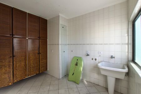 Apartamento para alugar com 158m², 4 quartos e 2 vagas Apartamento para alugar com 158m², 4 quartos e 2 vagasÁrea de Serviço