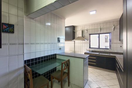 Apartamento para alugar com 158m², 4 quartos e 2 vagas Apartamento para alugar com 158m², 4 quartos e 2 vagasCozinha