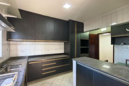 Apartamento para alugar com 158m², 4 quartos e 2 vagas Apartamento para alugar com 158m², 4 quartos e 2 vagasCozinha