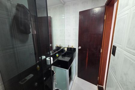 Apartamento para alugar com 104m², 2 quartos e 1 vaga Apartamento para alugar com 104m², 2 quartos e 1 vagaBanheiro da Suíte 1