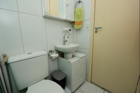 Apartamento à venda com 140m², 3 quartos e 1 vaga Apartamento à venda com 140m², 3 quartos e 1 vagaBanheiro 2