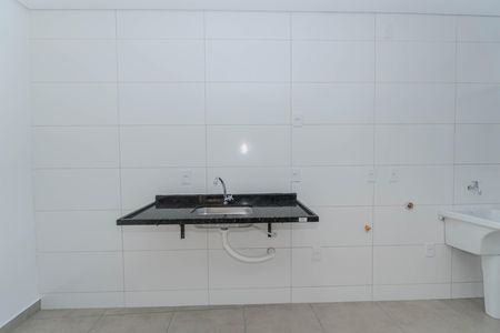 Apartamento para alugar com 44m², 2 quartos e 1 vaga Apartamento para alugar com 44m², 2 quartos e 1 vagaCozinha e Área de Serviço