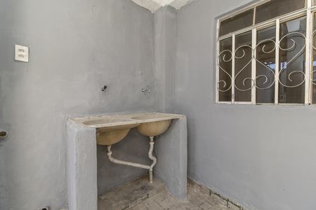Área de Serviço de casa para alugar com 2 quartos, 60m² em Mantiqueira, Belo Horizonte