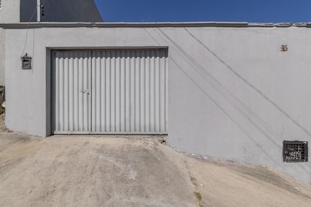 Fachada de casa para alugar com 2 quartos, 60m² em Mantiqueira, Belo Horizonte