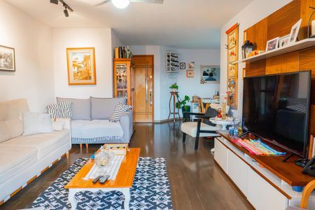 Apartamento à venda com 126m², 4 quartos e 1 vaga Apartamento à venda com 126m², 4 quartos e 1 vagaSala