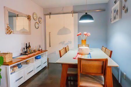 Apartamento à venda com 126m², 4 quartos e 1 vaga Apartamento à venda com 126m², 4 quartos e 1 vagaSala