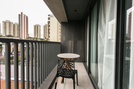 Studio à venda com 31m², 1 quarto e sem vaga Studio à venda com 31m², 1 quarto e sem vagaVaranda