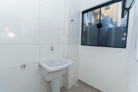 Apartamento para alugar com 53m², 2 quartos e sem vaga Apartamento para alugar com 53m², 2 quartos e sem vagaCozinha e Área de Serviço