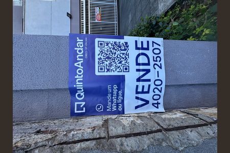 Apartamento à venda com 58m², 2 quartos e 1 vaga Apartamento à venda com 58m², 2 quartos e 1 vagaPlaca