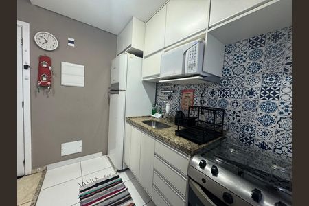 Cozinha de apartamento à venda com 2 quartos, 58m² em Quitaúna, Osasco
