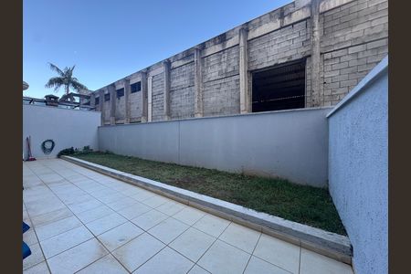 Apartamento à venda com 58m², 2 quartos e 1 vaga Apartamento à venda com 58m², 2 quartos e 1 vagaVaranda
