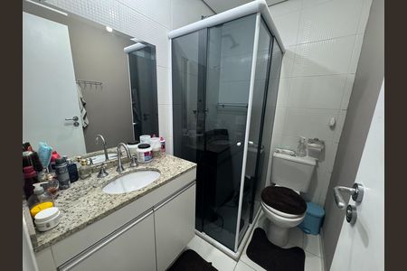 Banheiro 1 de apartamento à venda com 2 quartos, 58m² em Quitaúna, Osasco