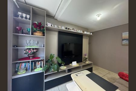 Sala de apartamento à venda com 2 quartos, 58m² em Quitaúna, Osasco