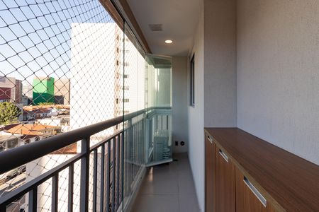 Apartamento à venda com 48m², 2 quartos e 1 vaga Apartamento à venda com 48m², 2 quartos e 1 vagaVaranda