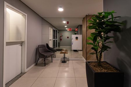 Apartamento à venda com 48m², 2 quartos e 1 vaga Apartamento à venda com 48m², 2 quartos e 1 vagaHall social