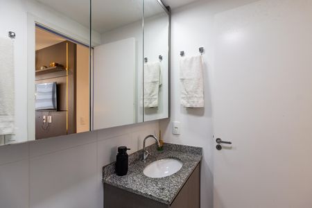 Apartamento à venda com 48m², 2 quartos e 1 vaga Apartamento à venda com 48m², 2 quartos e 1 vagaBanheiro da Suíte