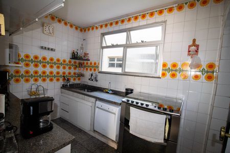 Apartamento à venda com 126m², 3 quartos e 2 vagasCozinha 