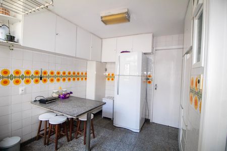 Apartamento à venda com 126m², 3 quartos e 2 vagasCozinha 