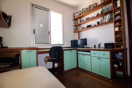 Apartamento à venda com 126m², 3 quartos e 2 vagasQuarto 02 