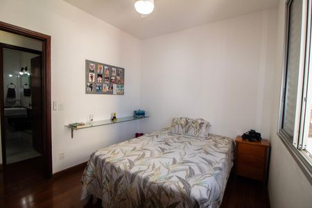 Quarto 01  de apartamento à venda com 3 quartos, 126m² em Grajaú, Belo Horizonte