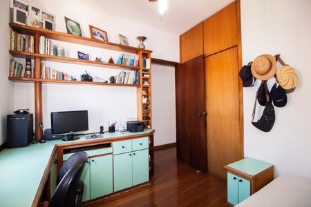 Apartamento à venda com 126m², 3 quartos e 2 vagasQuarto 02 