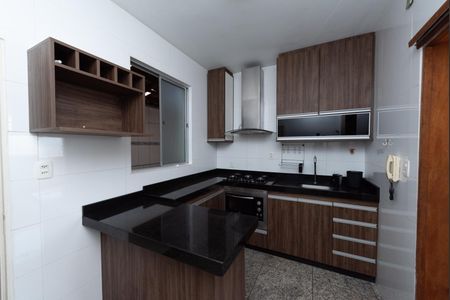 Cozinha de apartamento à venda com 2 quartos, 71m² em Eldorado, Contagem