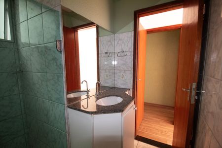 Apartamento à venda com 80m², 3 quartos e 1 vaga Apartamento à venda com 80m², 3 quartos e 1 vagaBanheiro Social