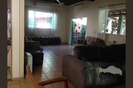 Casa à venda com 3 quartos, 300m² em Taquara, Rio de Janeiro