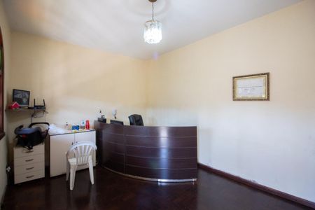Casa à venda com 500m², 3 quartos e 5 vagas Casa à venda com 500m², 3 quartos e 5 vagasSala 1