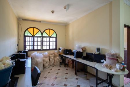 Casa à venda com 500m², 3 quartos e 5 vagas Casa à venda com 500m², 3 quartos e 5 vagasSala 2