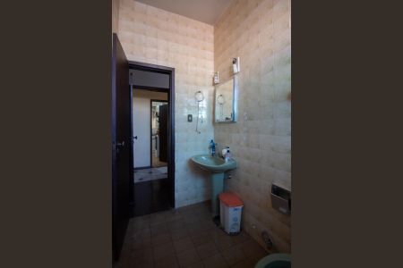 Casa à venda com 500m², 3 quartos e 5 vagas Casa à venda com 500m², 3 quartos e 5 vagasBanheiro da Suíte