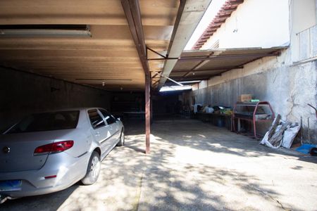 Casa à venda com 500m², 3 quartos e 5 vagas Casa à venda com 500m², 3 quartos e 5 vagasGaragem 2