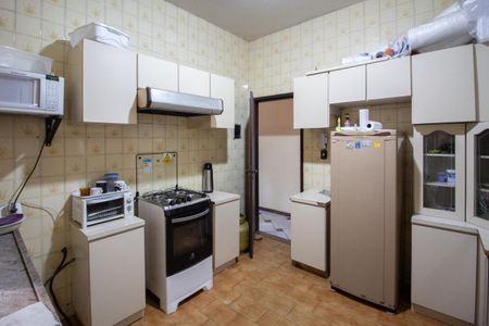 Casa à venda com 500m², 3 quartos e 5 vagas Casa à venda com 500m², 3 quartos e 5 vagasCozinha