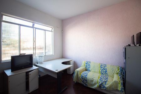 Casa à venda com 500m², 3 quartos e 5 vagas Casa à venda com 500m², 3 quartos e 5 vagasQuarto 2