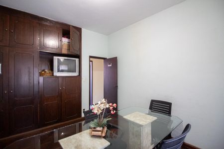Casa à venda com 500m², 3 quartos e 5 vagas Casa à venda com 500m², 3 quartos e 5 vagasQuarto 1