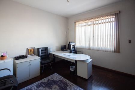 Casa à venda com 500m², 3 quartos e 5 vagas Casa à venda com 500m², 3 quartos e 5 vagasSuíte
