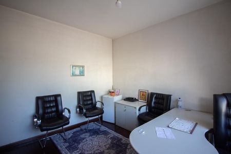 Casa à venda com 500m², 3 quartos e 5 vagas Casa à venda com 500m², 3 quartos e 5 vagasSuíte