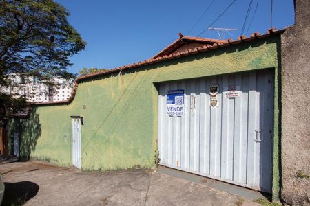 Casa à venda com 500m², 3 quartos e 5 vagas Casa à venda com 500m², 3 quartos e 5 vagasPlaquinha Instalada