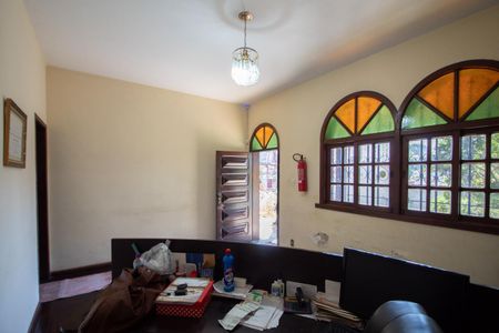 Sala 1 de casa à venda com 3 quartos, 500m² em Califórnia, Belo Horizonte