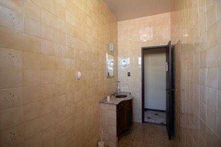 Casa à venda com 500m², 3 quartos e 5 vagas Casa à venda com 500m², 3 quartos e 5 vagasBanheiro Social