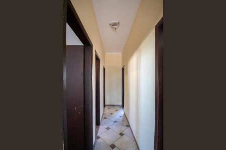 Corredor de casa à venda com 3 quartos, 500m² em Califórnia, Belo Horizonte
