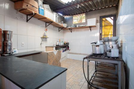 Casa à venda com 500m², 3 quartos e 5 vagas Casa à venda com 500m², 3 quartos e 5 vagasAnexo