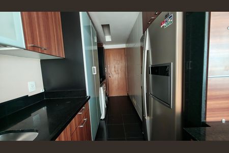 Apartamento à venda com 191m², 1 quarto e 2 vagas Apartamento à venda com 191m², 1 quarto e 2 vagasCozinha e Área de Serviço