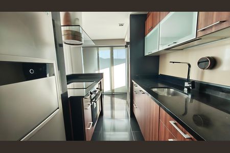 Cozinha e Área de Serviço de apartamento à venda com 1 quarto, 191m² em Barra da Tijuca, Rio de Janeiro