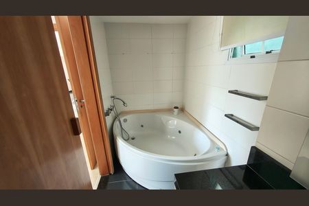 Apartamento à venda com 191m², 1 quarto e 2 vagas Apartamento à venda com 191m², 1 quarto e 2 vagasBanheiro da Suíte