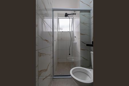 Banheiro de apartamento para alugar com 2 quartos, 42m² em Fazenda Caguaçu, São Paulo