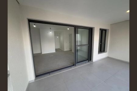 Apartamento à venda com 115m², 3 quartos e 1 vaga Apartamento à venda com 115m², 3 quartos e 1 vagaVaranda