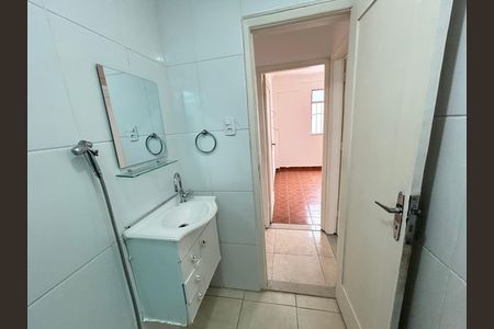 Banheiro de apartamento para alugar com 3 quartos, 58m² em Quintino Bocaiúva, Rio de Janeiro