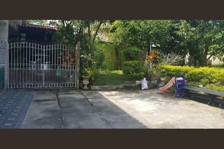 Casa à venda com 170m², 3 quartos e 2 vagas