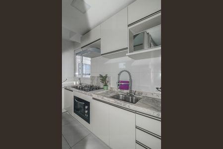 Cozinha de apartamento à venda com 2 quartos, 41m² em Rubem Berta, Porto Alegre